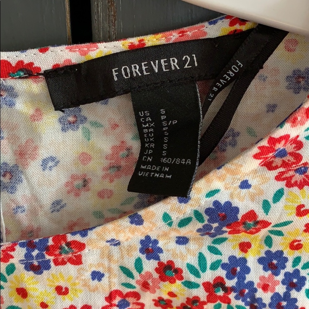 Floral top - Picture 2 of 7